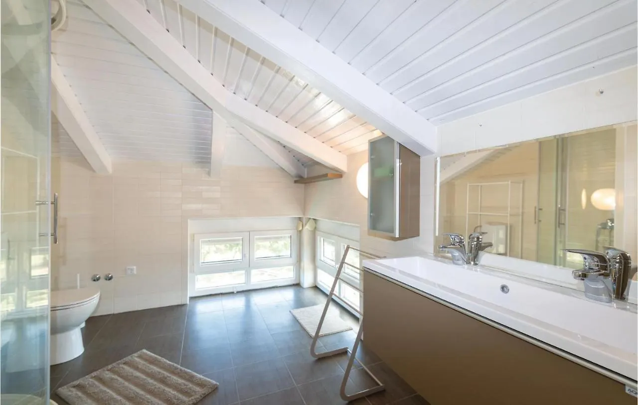 Amazing Home In Poljica With Wifi Сasa de vacaciones