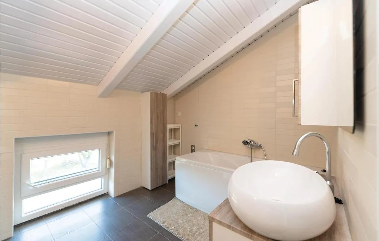Сasa de vacaciones Amazing Home In Poljica With Wifi Croacia